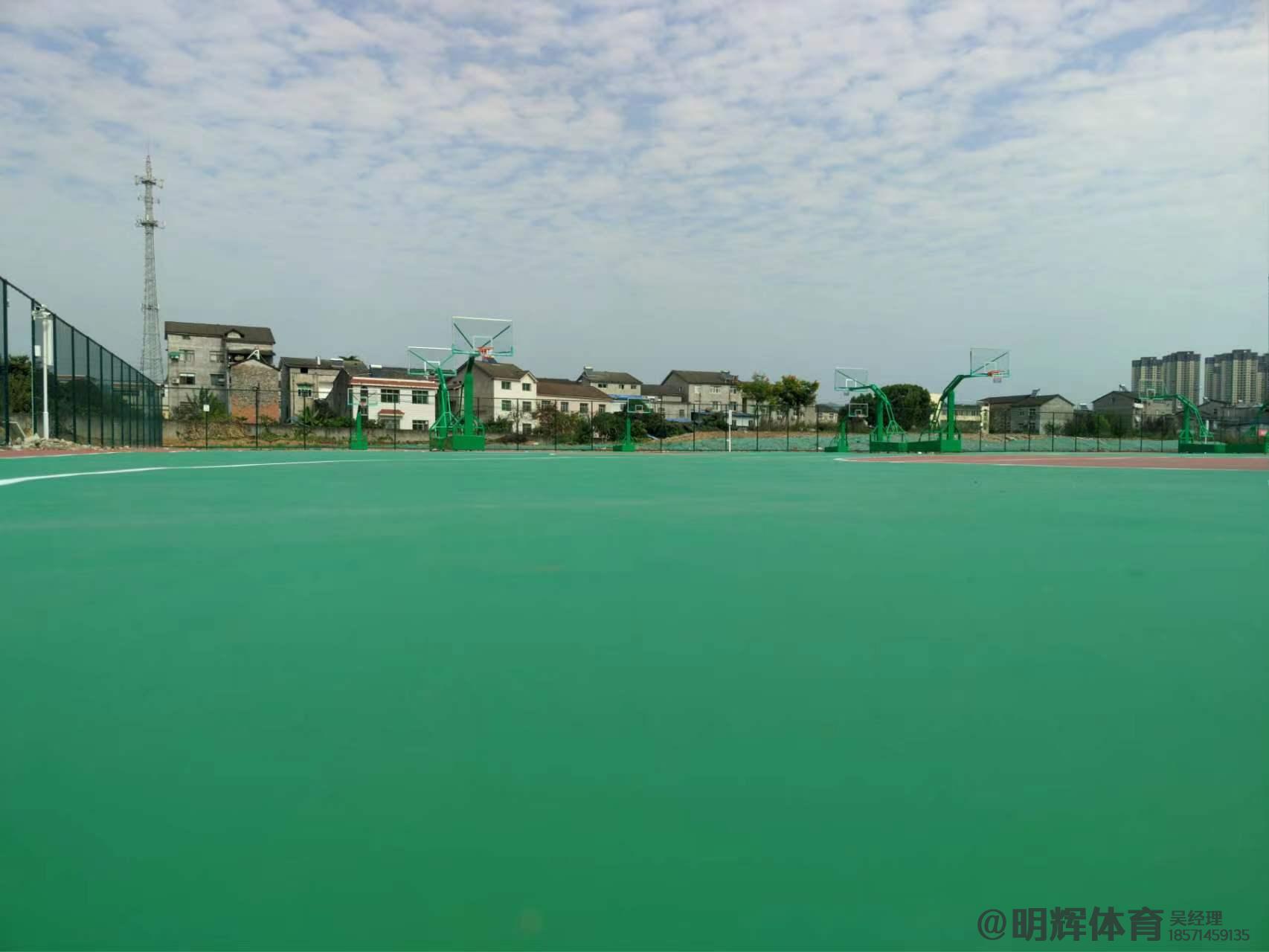 武汉硬地丙烯酸球场的优缺点